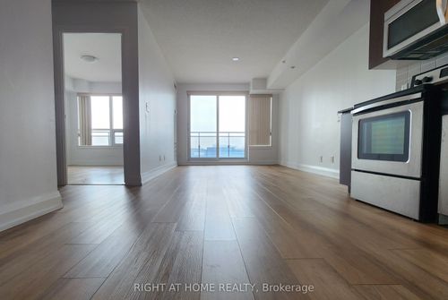 817-370 Highway 7 Avenue E, Richmond Hill, ON, L4B0C4 | Card Image