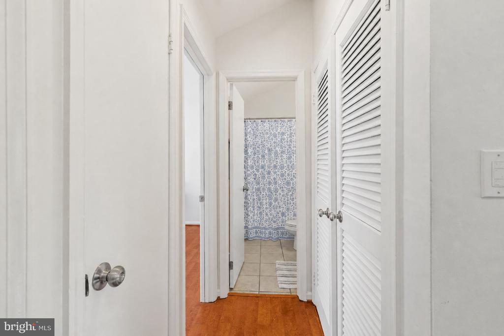 Residential in ARLINGTON 3