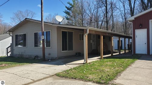14408 Hicks Lake Dr, Evart, MI, 49631-8337 | Card Image