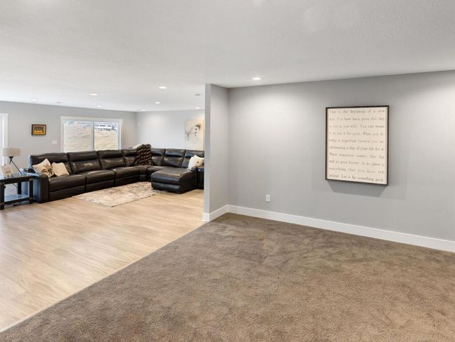 lower level large landing area | Image 43