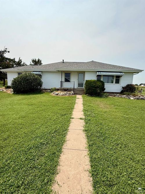 818 1400 Ave, Abilene, KS, 67410-6667 | Card Image