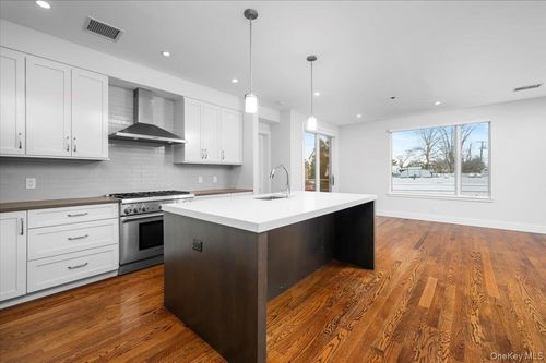 apt-303-422 Boston Post Rd, Mamaroneck, NY, 10543-3785 | Card Image