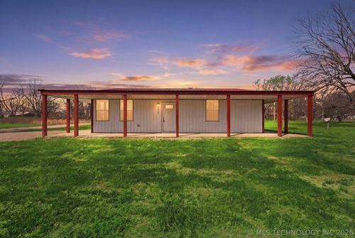 848 Pine St, Nowata, OK, 74048-4326 | Card Image