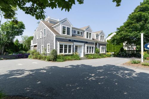 697 Main St, Chatham, MA, 02633-1826 | Card Image