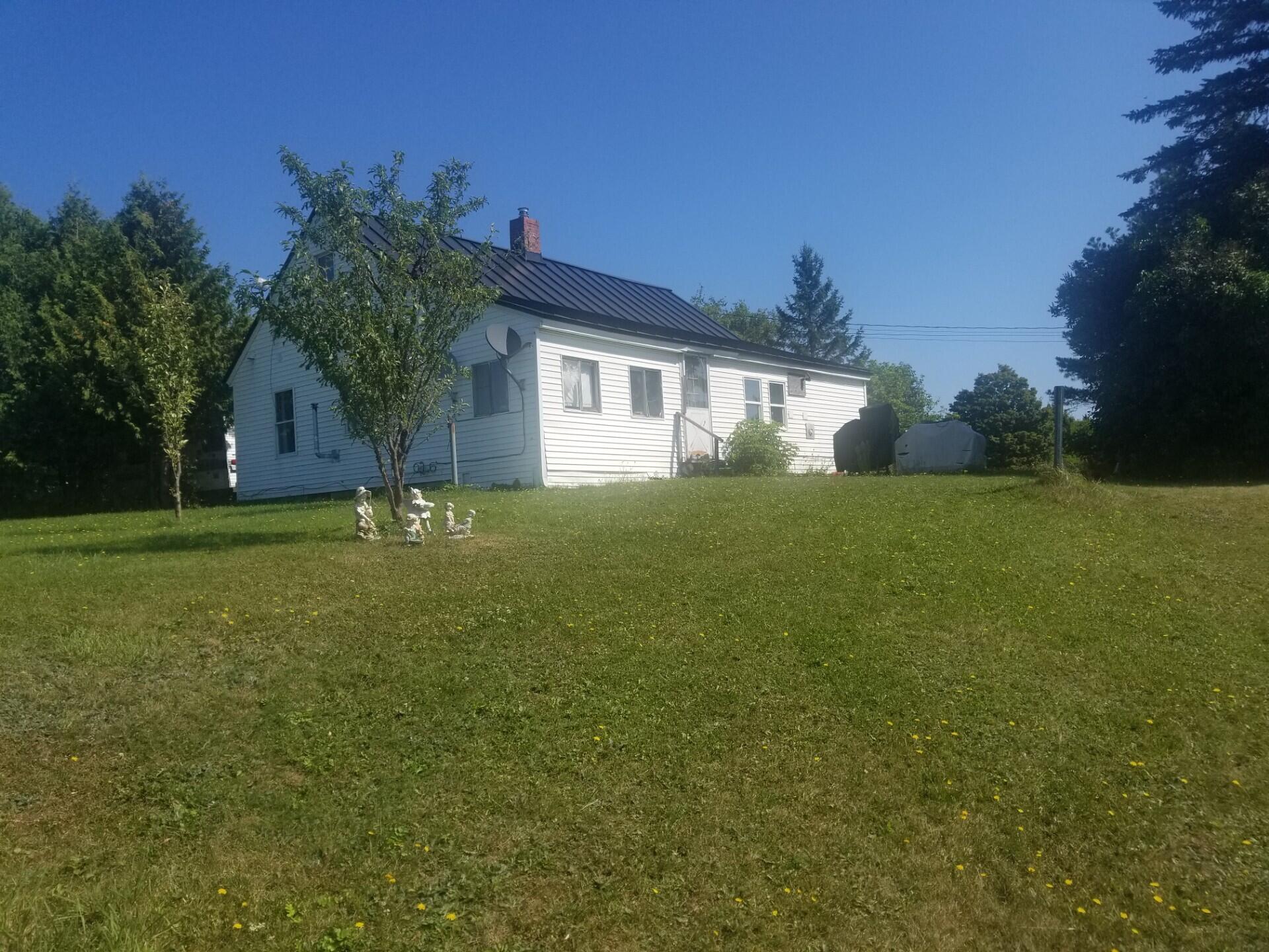 Military St, Houlton, ME 04730