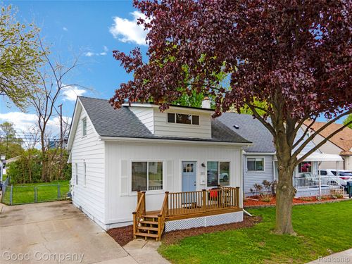 310 Massoit St, Clawson, MI, 48017-2209 | Card Image