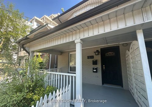main-fl-1531 Queen St E, Toronto, ON, M4L1E5 | Card Image