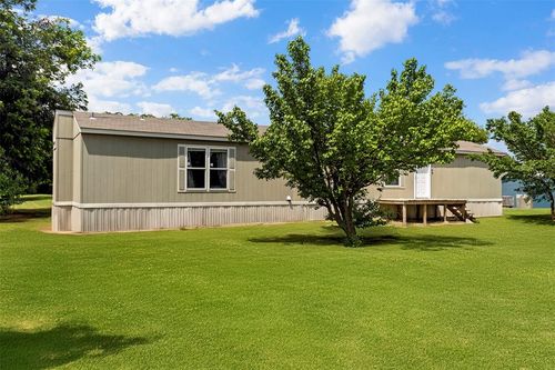 207 W Grand St, Union City, OK, 73090-6403 | Card Image