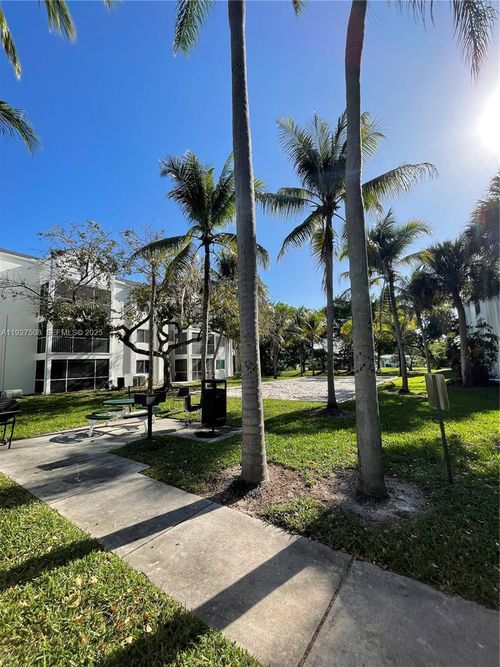 apt-114-5686 Rock Island Rd, Tamarac, FL, 33319-2889 | Card Image