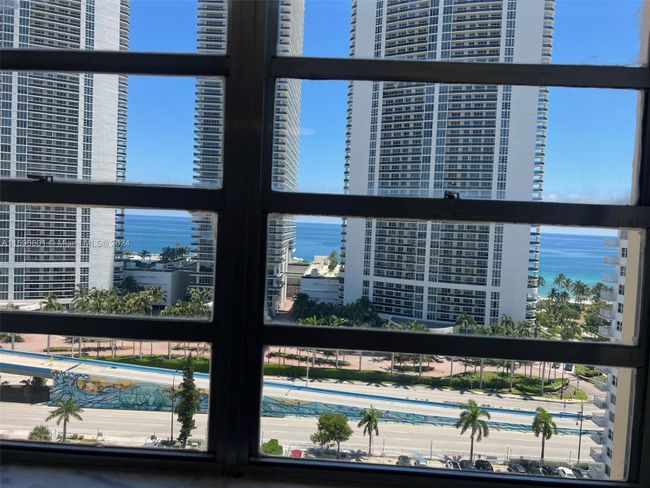 1702 - 1833 S Ocean Dr, Condo with 2 bedrooms, 2 bathrooms and null parking in Hallandale Beach FL | Image 68