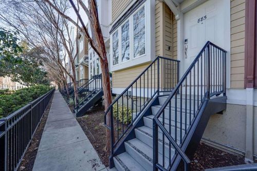 885 Frederick Cmns, San Jose, CA, 95126-4854 | Card Image