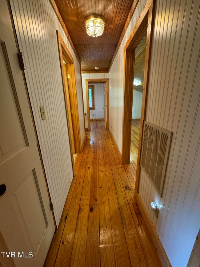 2401 Egan Rd, House other with 4 bedrooms, 3 bathrooms and null parking in Big Stone Gap VA | Image 36