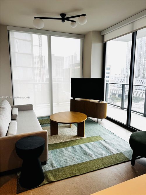 1601-11 Ne 6th St, Miami, FL, 33132 | Card Image