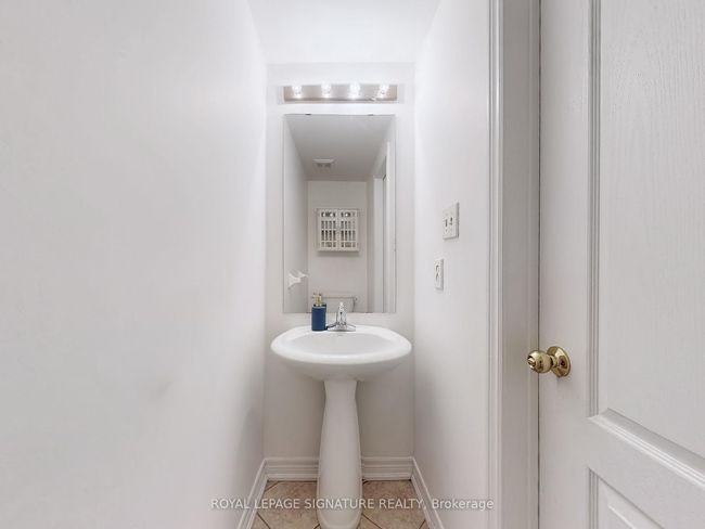 321 Bussel Cres, House attached with 3 bedrooms, 3 bathrooms and 2 parking in Milton ON | Image 15
