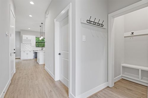 806 E 39th St, Houston, TX, 77022-4724 | Card Image