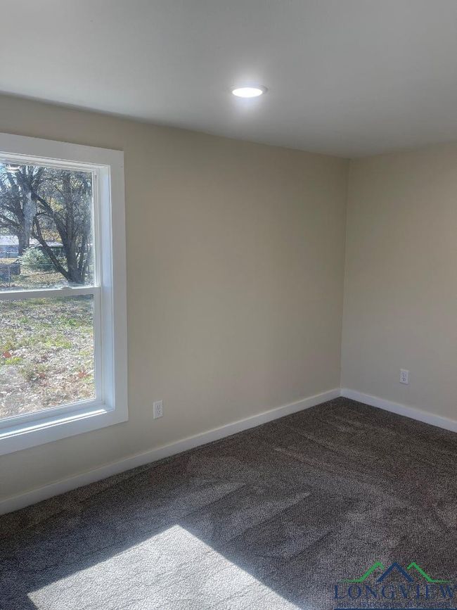 338 E Peters St, House other with 3 bedrooms, 2 bathrooms and null parking in De Kalb TX | Image 26