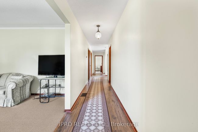 433457 4 Th Line, Home with 6 bedrooms, 3 bathrooms and 20 parking in Amaranth ON | Image 7