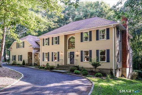 17 Herrmann Ln, Easton, CT, 06612-1049 | Card Image