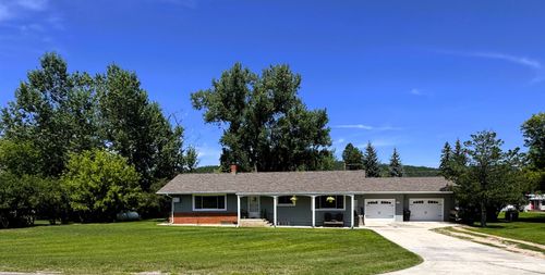 119 W Thompson St, Sundance, WY, 82729-5210 | Card Image