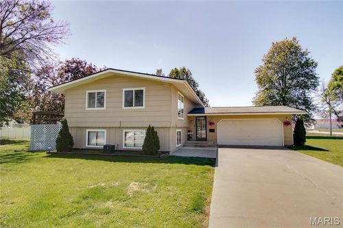 128 Rosewood Dr, Jerseyville, IL, 62052-2370 | Card Image
