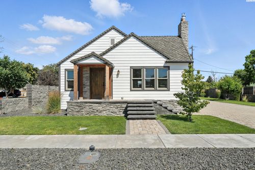 338 N Almira Ave, Connell, WA, 99326-5003 | Card Image