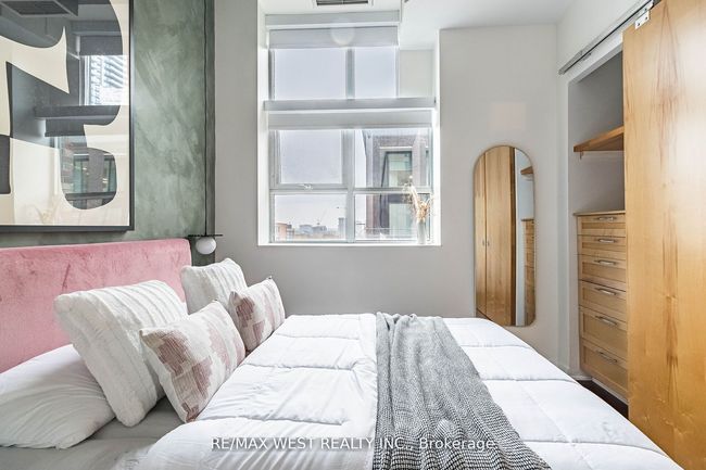821 - 155 Dalhousie St, Condo with 2 bedrooms, 2 bathrooms and null parking in Toronto ON | Image 22