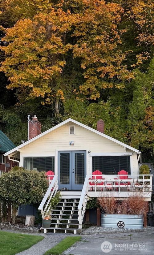 27728 Manzanita Beach Rd Sw, Vashon, WA, 98070-8918 | Card Image