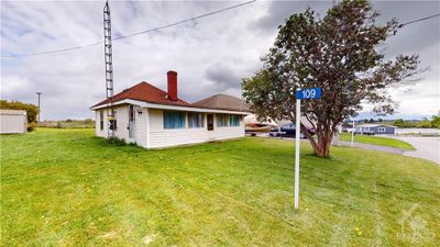 109 N Channel Rd, House other with 2 bedrooms, 1 bathrooms and 1 parking in Johnstown ON | Image 1