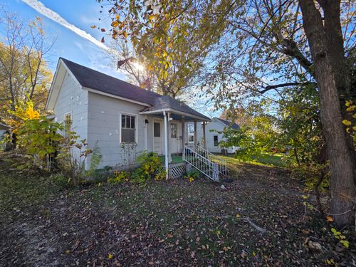 807 E 1st St, Salem, MO, 65560-2601 | Card Image