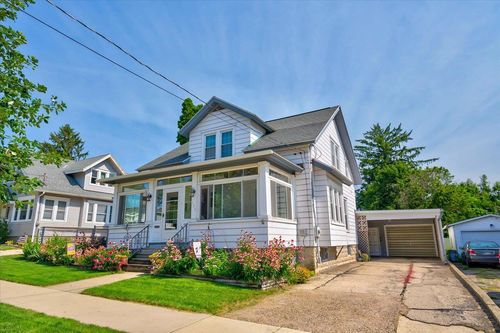 137 E School Street, Columbus, WI, 53925 | Card Image