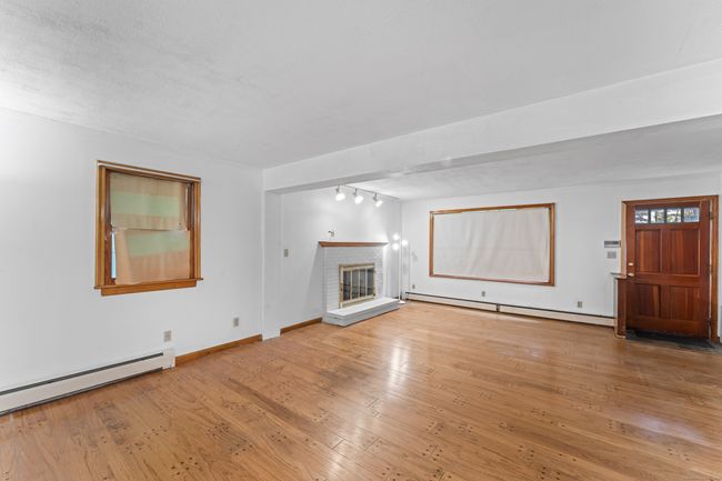 120 Pulaski Hwy, House other with 3 bedrooms, 2 bathrooms and 1 parking in Ansonia CT | Image 6