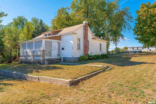 202 S Vine St, Mount Pulaski, IL, 62548-1257 | Card Image