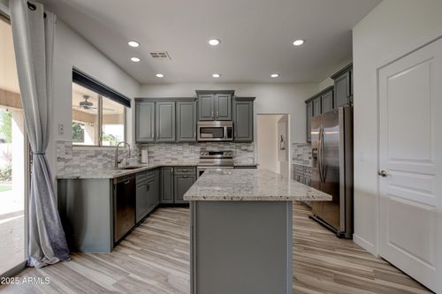2237 W Bonanza Ln, Phoenix, AZ, 85085-5764 | Card Image