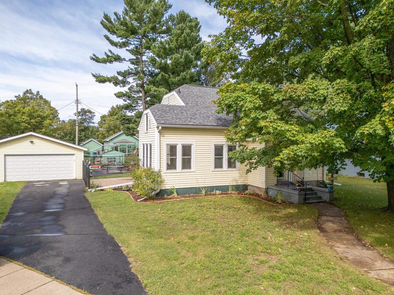 5th Ave, Wausau, WI 54401