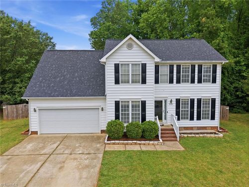 4004 Auburn Hills Dr, Greensboro, NC, 27407-7870 | Card Image