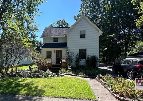 543 W Middle St, Chelsea, MI, 48118-1228 | Card Image