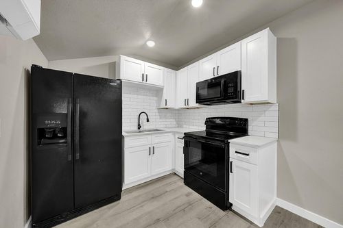 418 E 36th St, Houston, TX, 77018-6528 | Card Image