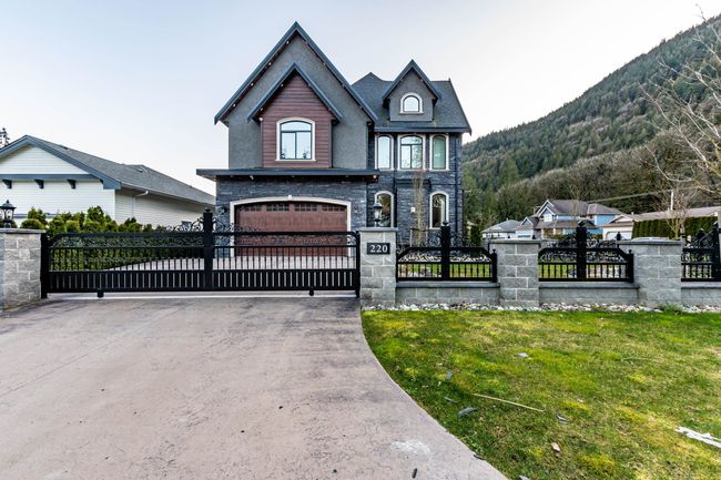 220 Balsam Avenue, House other with 4 bedrooms, 4 bathrooms and 8 parking in Harrison Hot Springs BC | Image 2