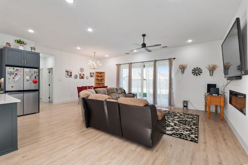 312 W James St, Mabank, TX, 75147-3726 | Card Image