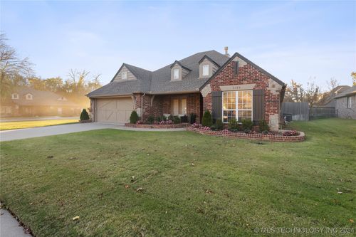 2324 S Kalanchoe Avenue, Broken Arrow, OK, 74012 | Card Image