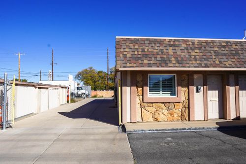 a-and-b-plus-garage-914 South Ave, Grand Junction, CO, 81501-3696 | Card Image