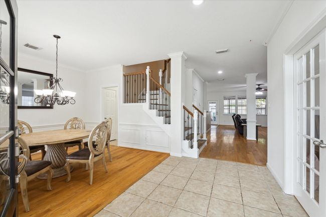1811 Oakbrook Cir, House other with 4 bedrooms, 3 bathrooms and 2 parking in Pearland TX | Image 4