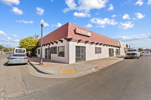 134 N 2nd St, Porterville, CA, 93257-3815 | Card Image