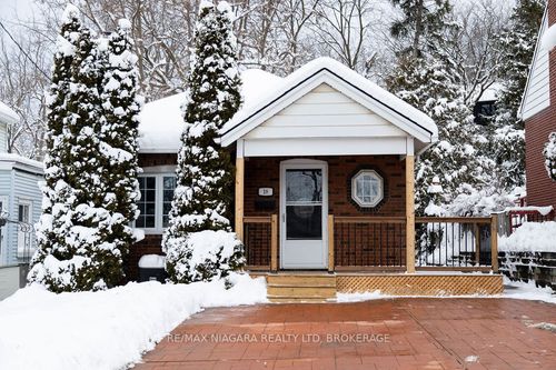 18 Welland Vale Rd, St Catharines, ON, L2R2L6 | Card Image