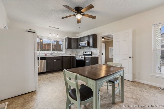 127 New Albany St, Home with 3 bedrooms, 2 bathrooms and null parking in Sellersburg IN | Image 23