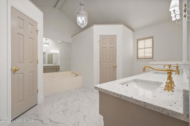 72 S Lakeshore Dr, House other with 3 bedrooms, 2 bathrooms and null parking in Ransom Canyon TX | Image 17