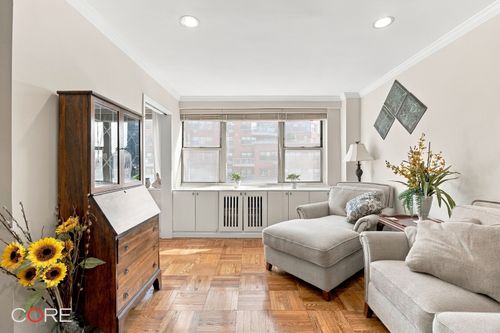16t-233 E 70th St, New York, NY, 10021-5227 | Card Image