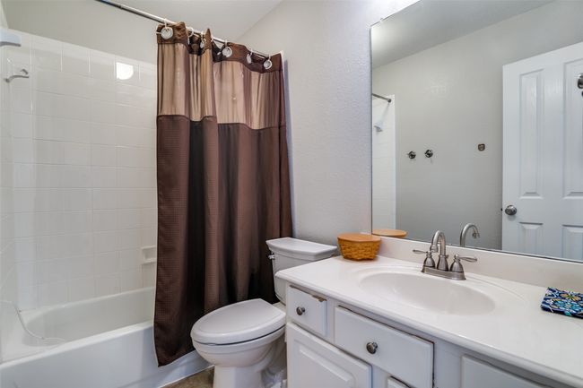 Bathroom 2 | Image 23