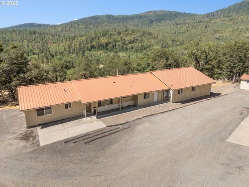 14980 Meadows Rd, White City, OR, 97503-9546 | Card Image