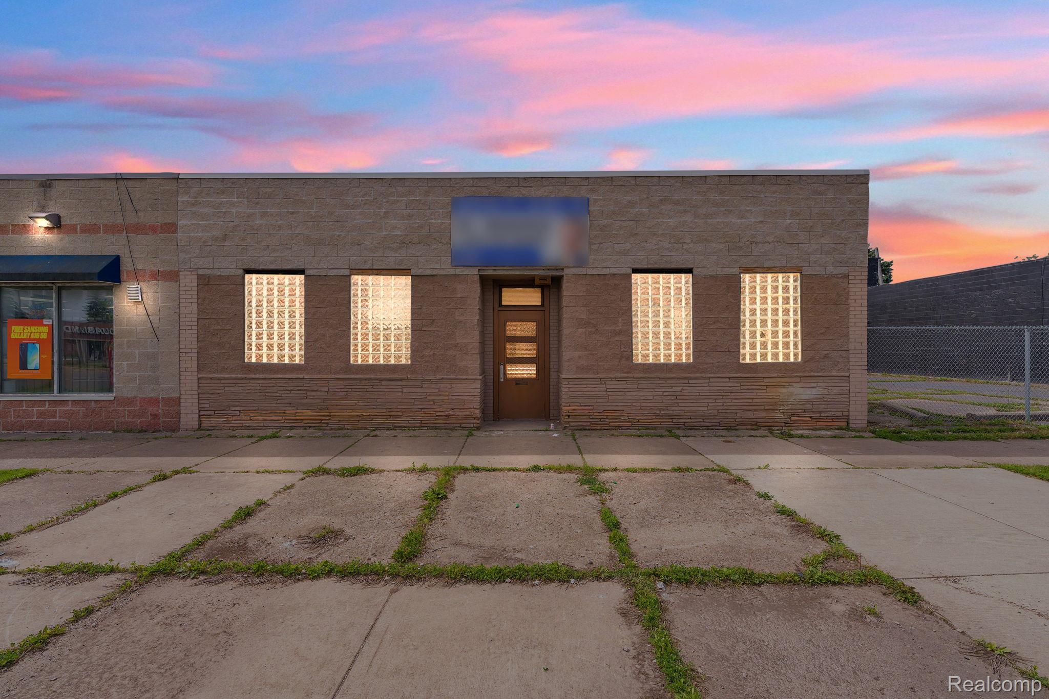 Commercial Sale in Detroit 3